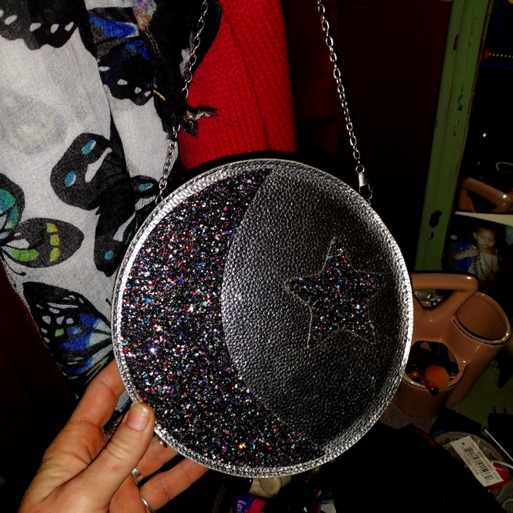Moon circle purse